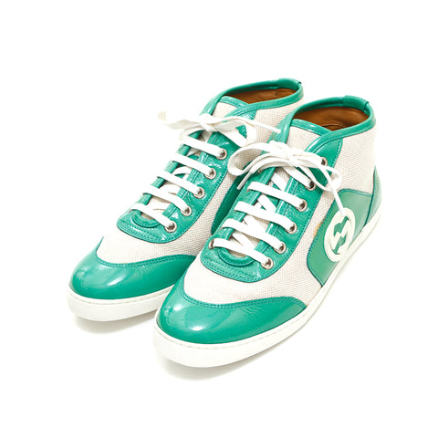 Gucci Green Glitter Ace Sneakers ($620) ❤ liked on Polyvore featuring  shoes, sneakers, green, low top… | Gucci shoes sneakers, Flat lace up  shoes, Green flats shoes